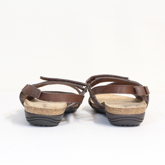 Easy Street Brown Trek Perforated Slingback Sandals NWOT - Picture 5 of 8